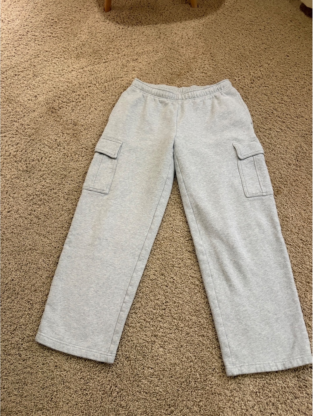 Women's Aritzia TNA Cozy Sweatfleece Mega Cargo Sweatpants S SMALL grey wide leg